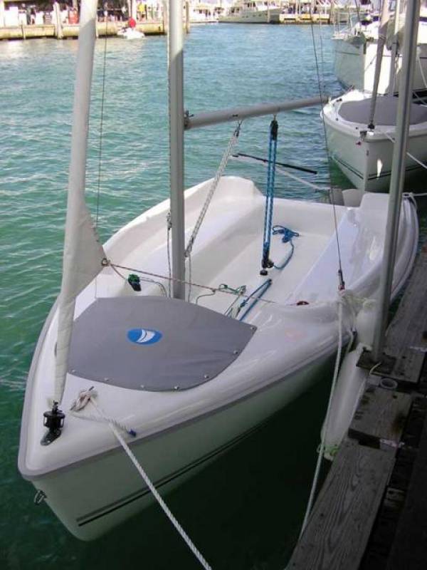 Hunter 15 by Hunter Marine