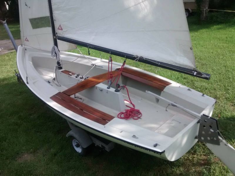 Harpoon 5.2 Sailboat by Boston Whaler